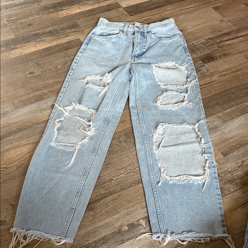 BDG Light Blue Distressed Boyfriend Jeans Size 24
